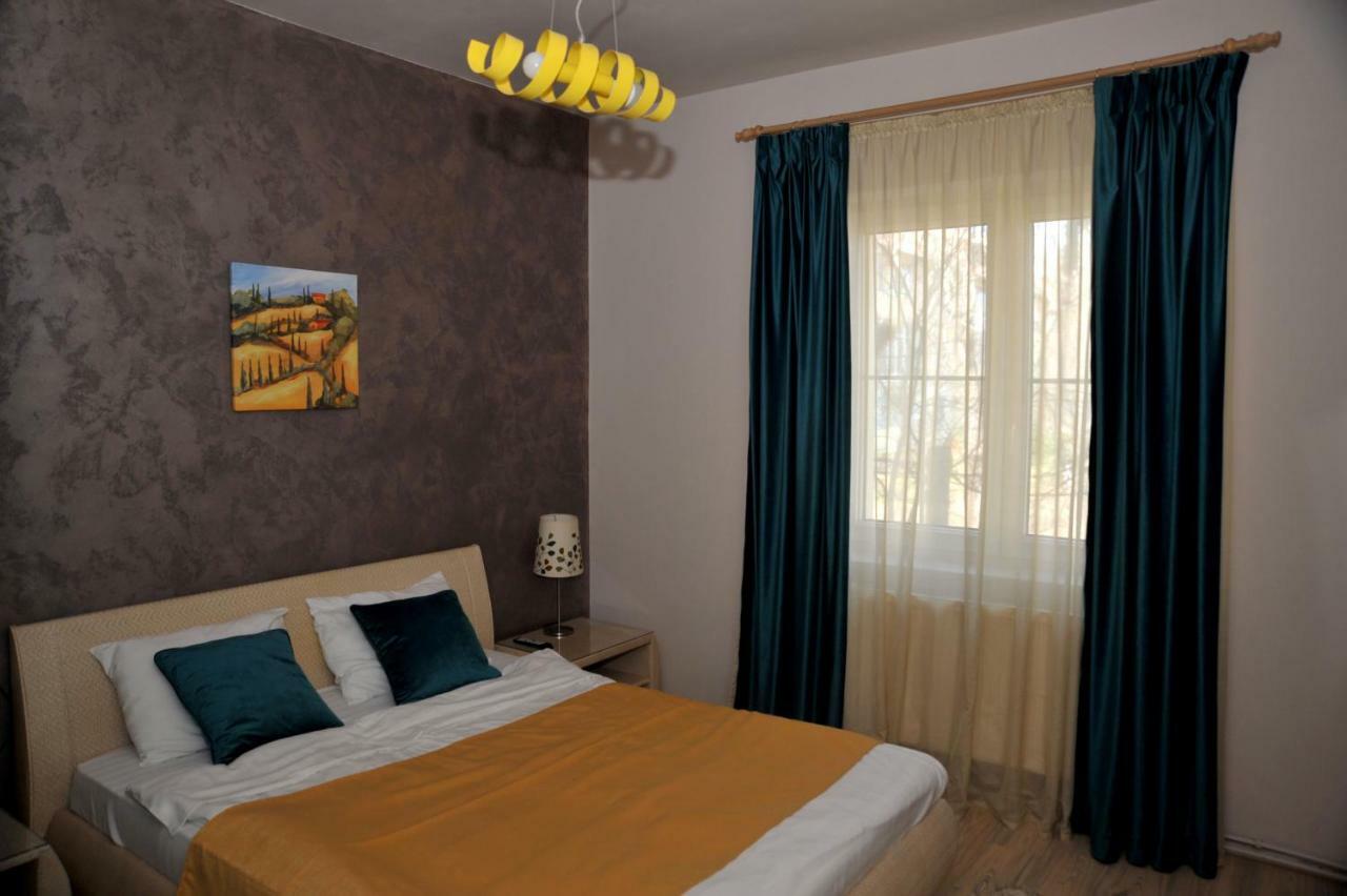 Like Home Braşov Esterno foto